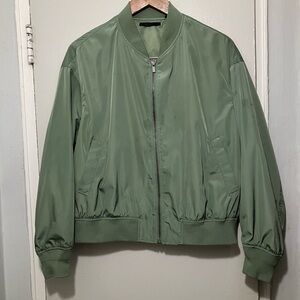 Uniqlo Green Bomber Full Zip Jacket with Pockets 🥰❤️